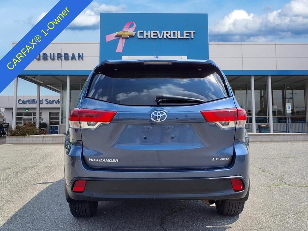 2017 Toyota Highlander LE 6