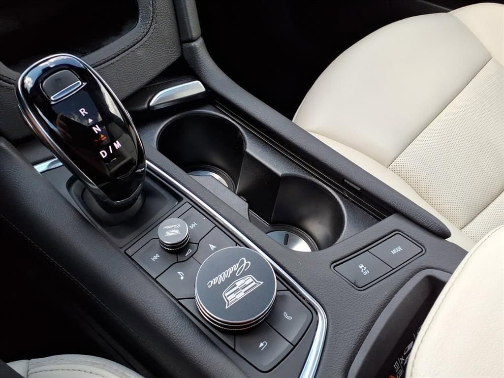 Thumbnail: 2023 Cadillac XT6 - 24