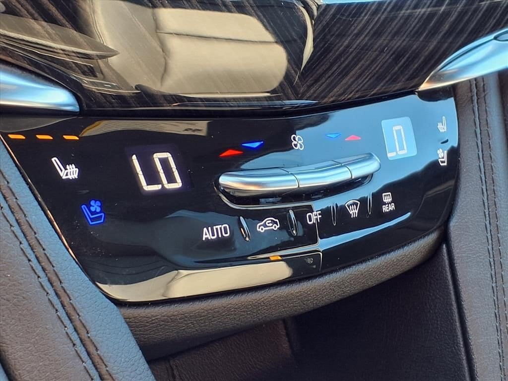 Thumbnail: 2025 Cadillac XT6 - 23
