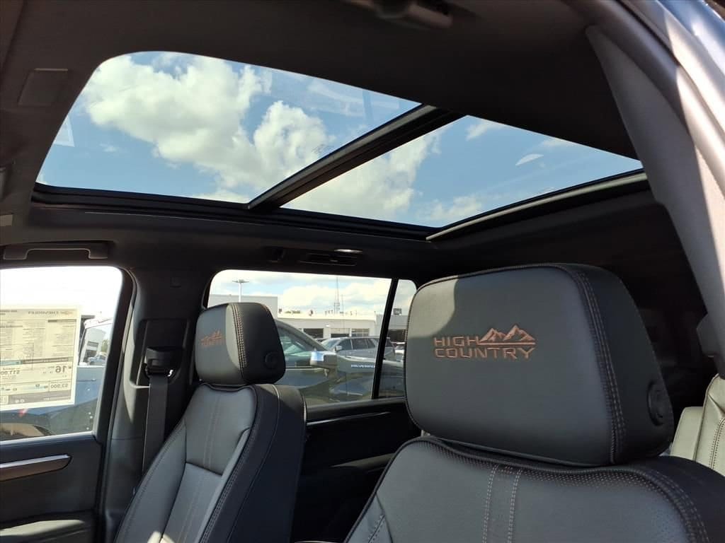 Thumbnail: 2026 Chevrolet Suburban - 13