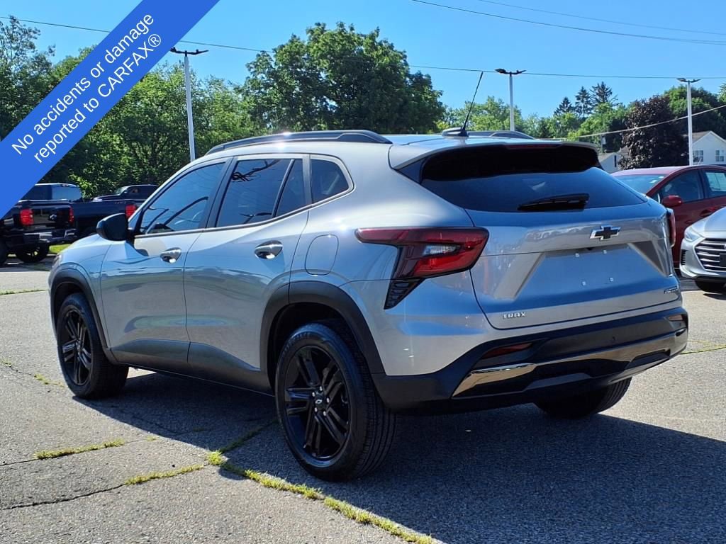 Thumbnail: 2024 Chevrolet Trax - 8