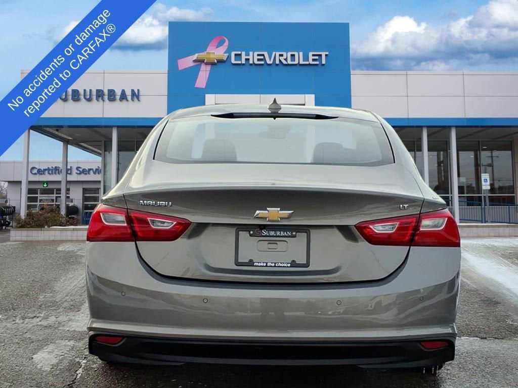 Thumbnail: 2017 Chevrolet Malibu - 5