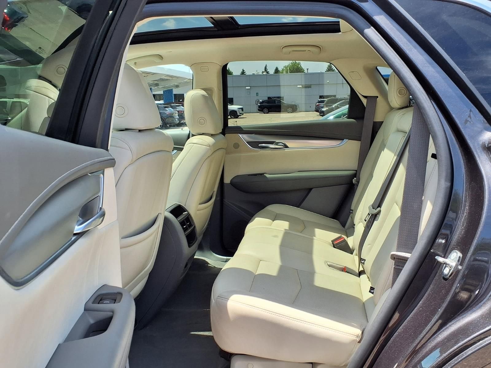 Thumbnail: 2018 Cadillac XT5 - 11