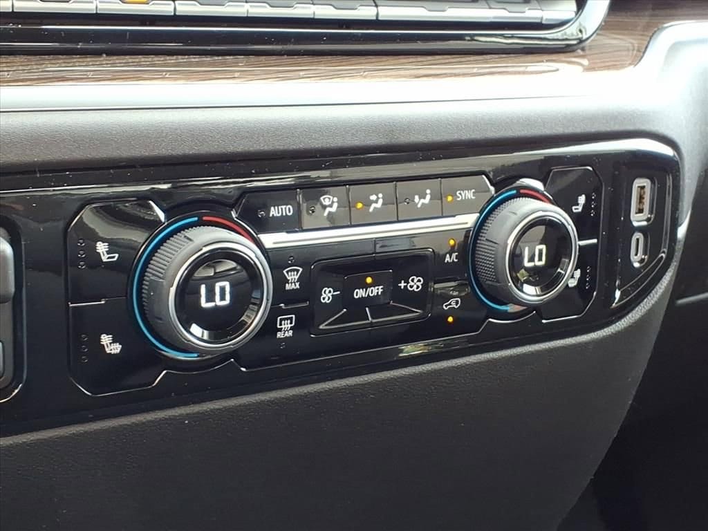 Thumbnail: 2026 Chevrolet Silverado 1500 - 19