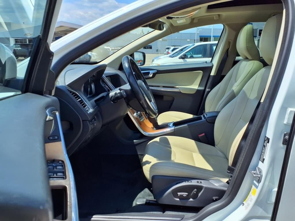 Thumbnail: 2017 Volvo XC60 - 17