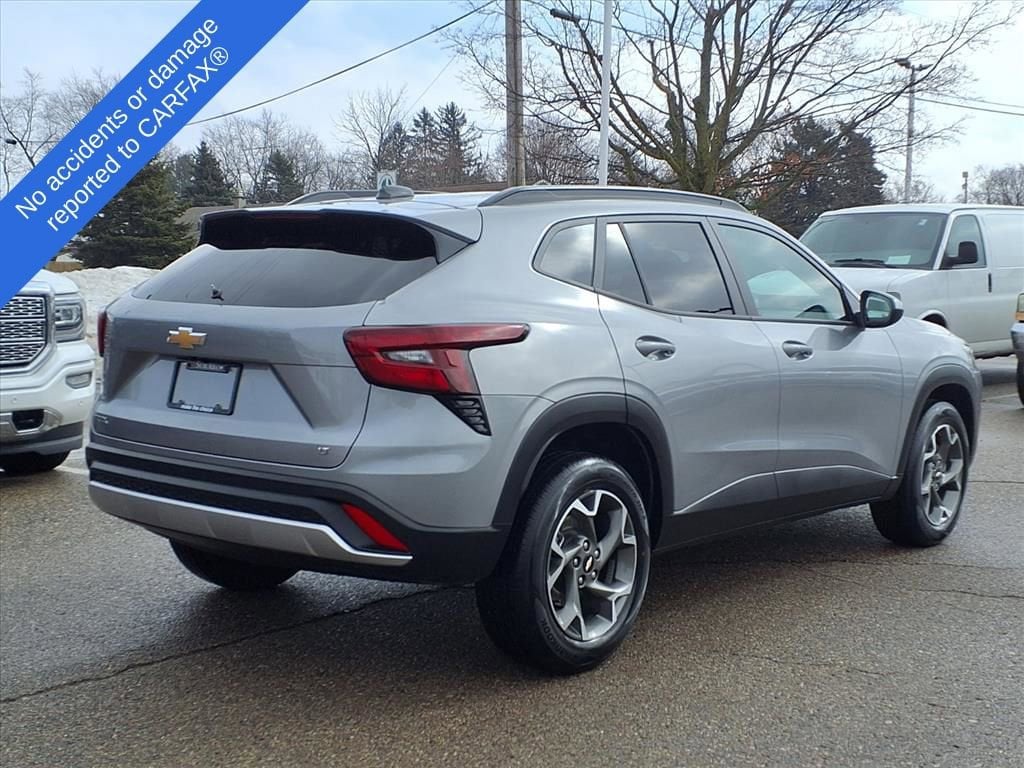 Thumbnail: 2025 Chevrolet Trax - 5