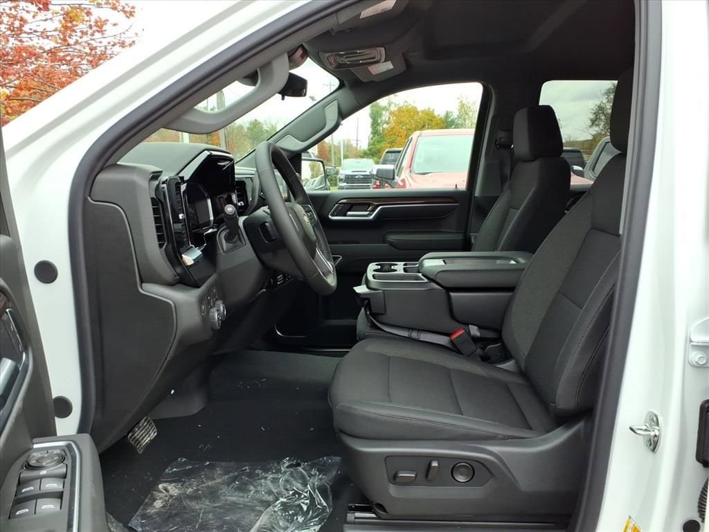 Thumbnail: 2026 Chevrolet Silverado 1500 - 15