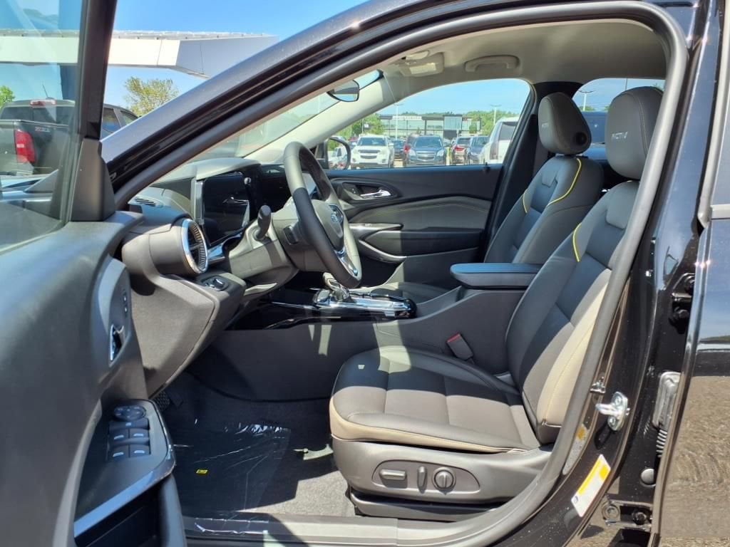 Thumbnail: 2025 Chevrolet Trax - 15