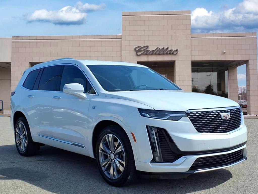 Thumbnail: 2022 Cadillac XT6 - 3