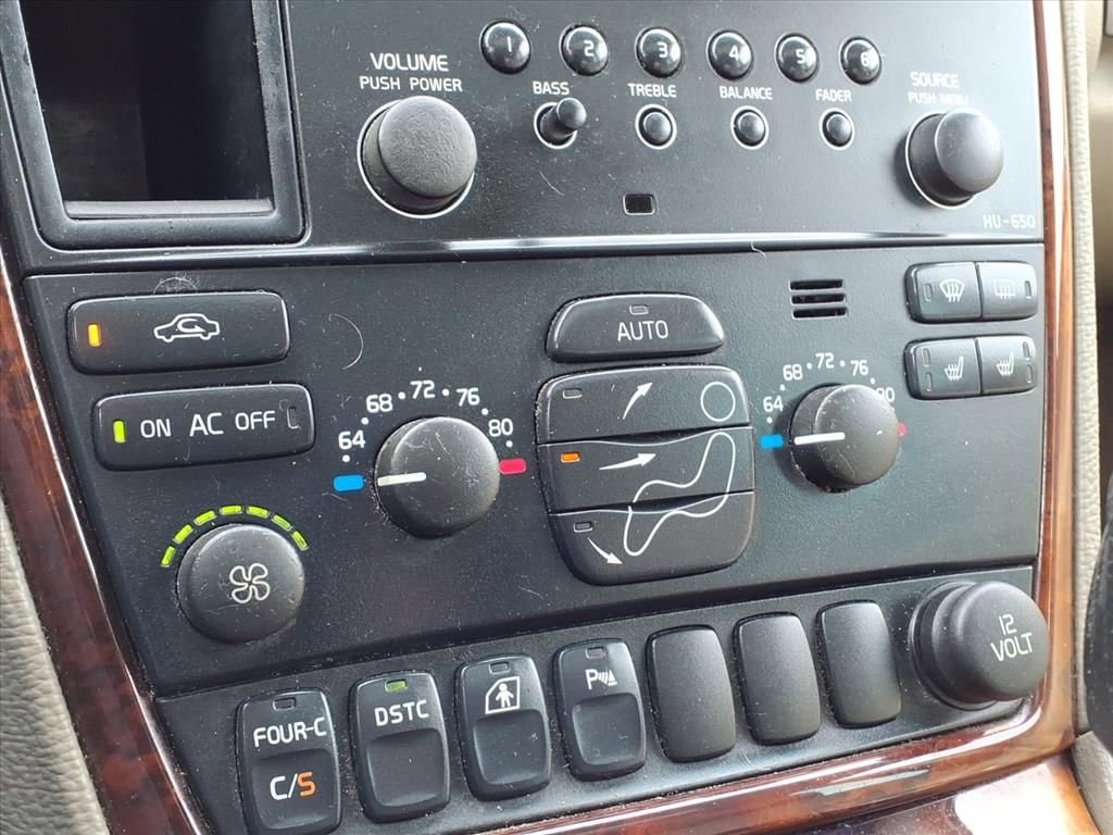 Thumbnail: 2006 Volvo XC70 - 27