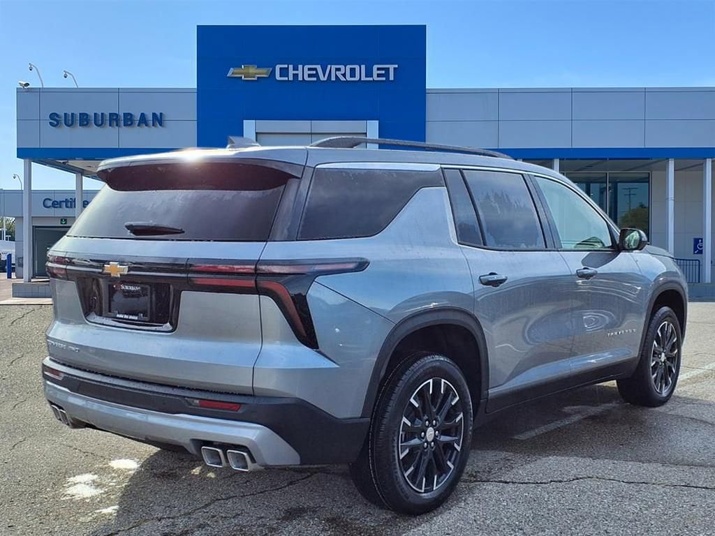 Thumbnail: 2026 Chevrolet Traverse - 4