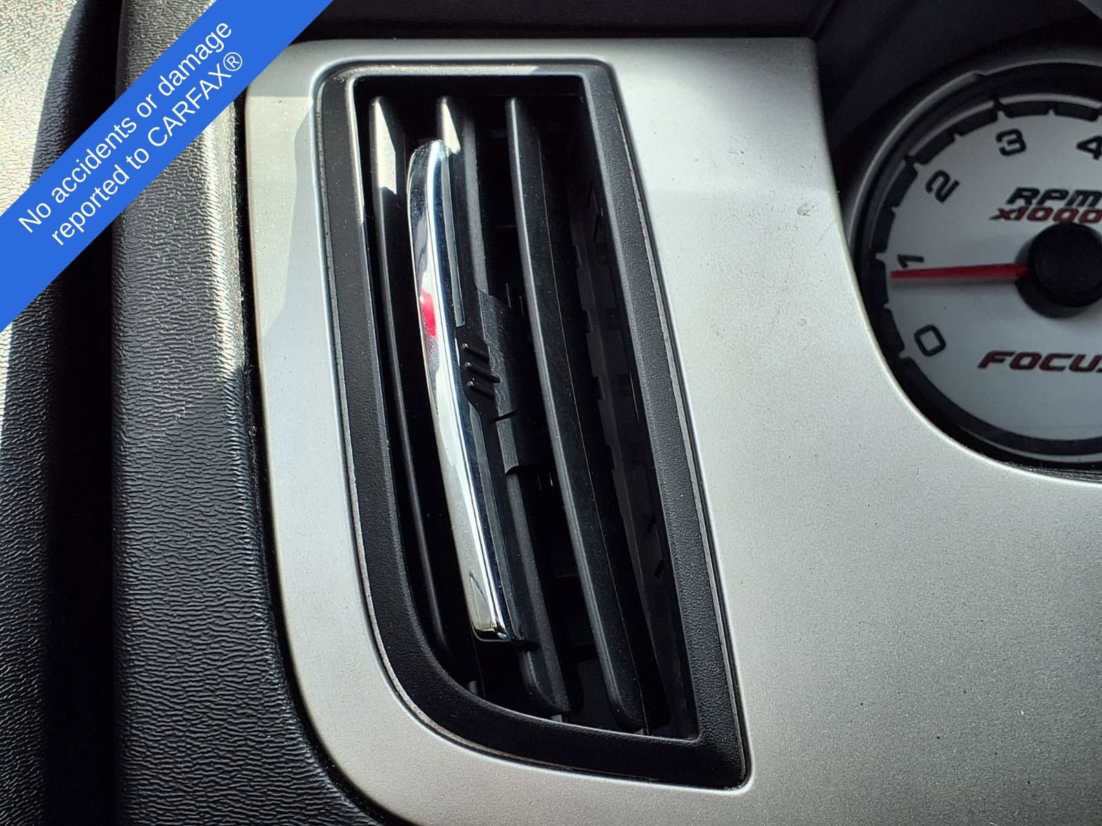 Thumbnail: 2010 Ford Focus - 28