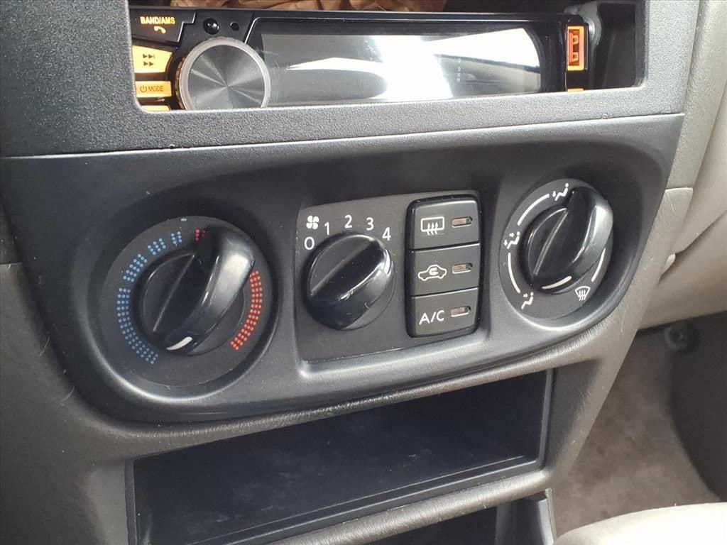 Thumbnail: 2005 Nissan Sentra - 22