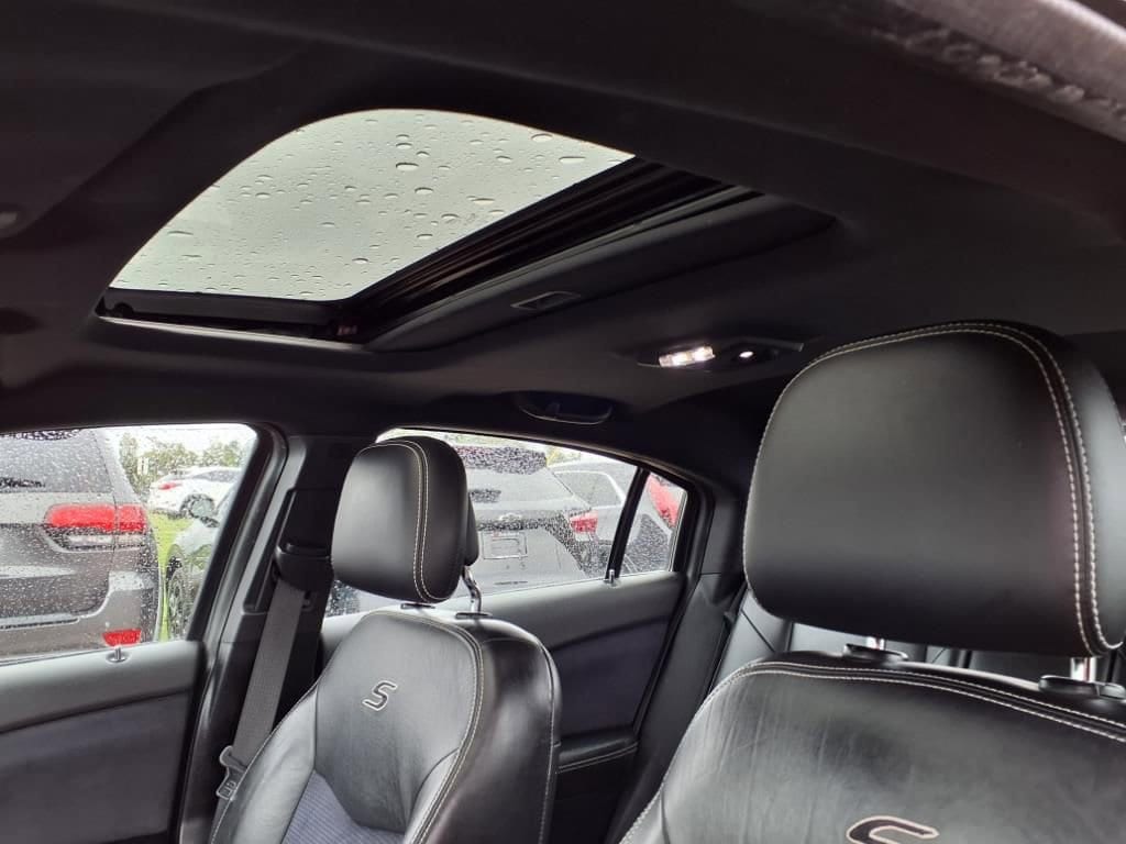 Thumbnail: 2012 Chrysler 200 - 17