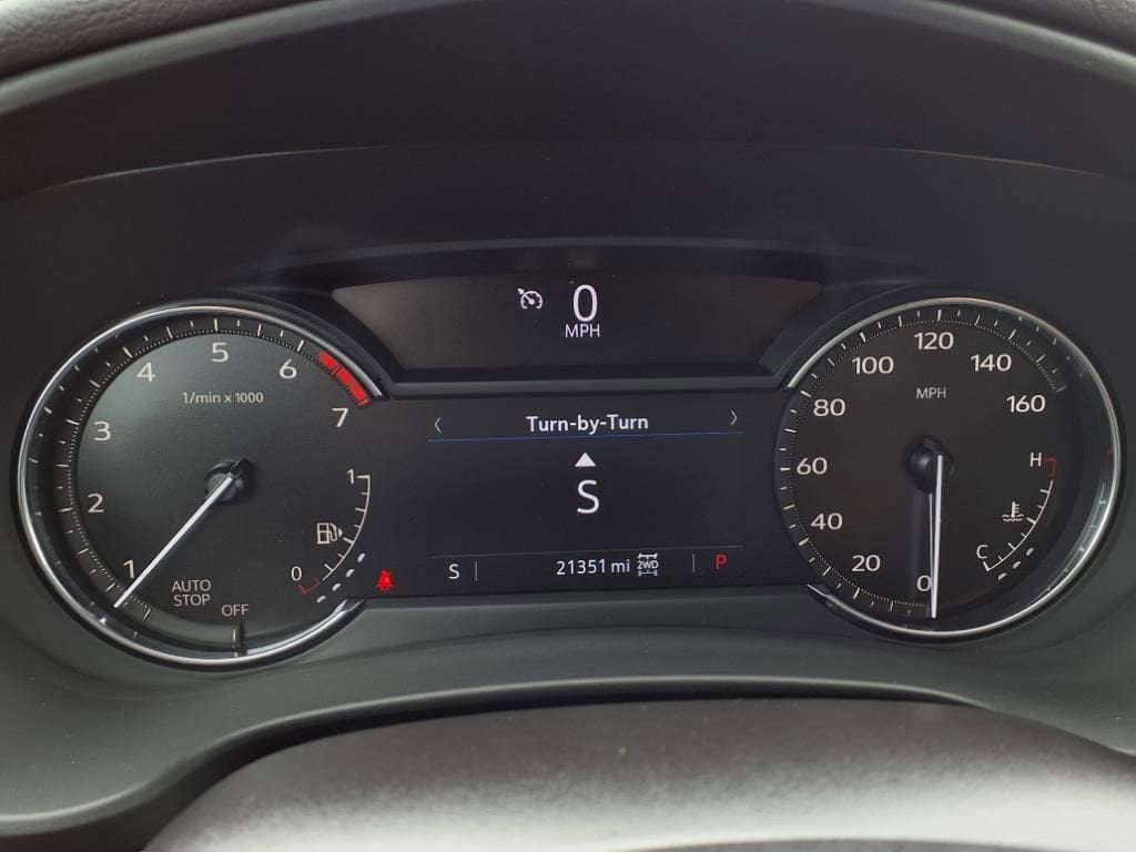 Thumbnail: 2023 Cadillac XT4 - 18