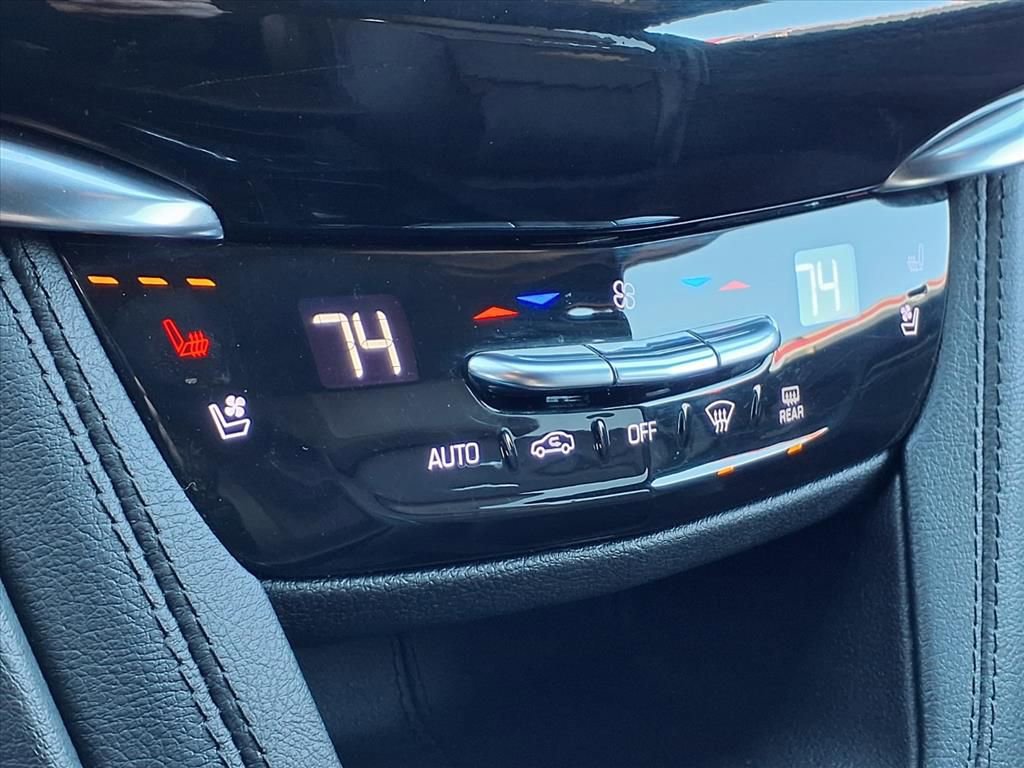 Thumbnail: 2022 Cadillac XT6 - 27