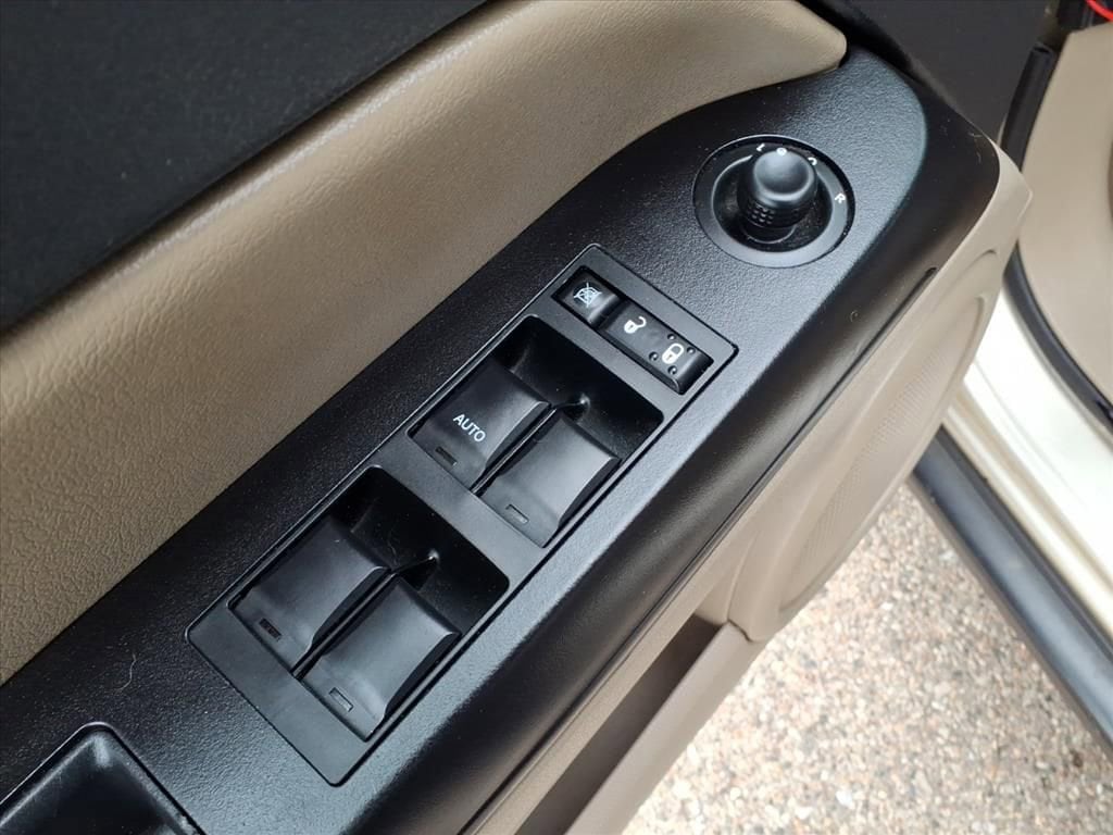 Thumbnail: 2010 Jeep Compass - 16