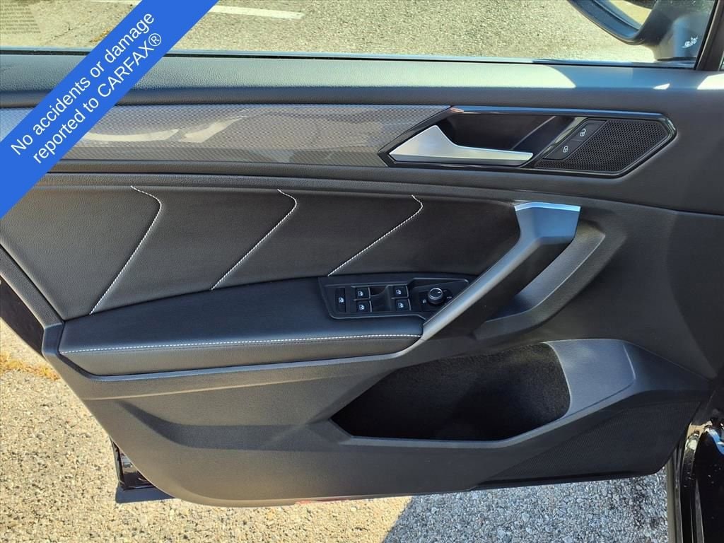 Thumbnail: 2022 Volkswagen Tiguan - 14