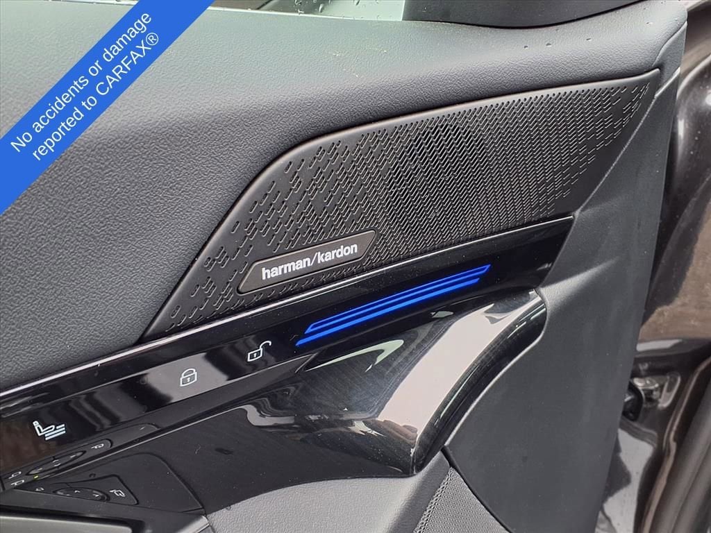 Thumbnail: 2025 BMW 5 Series - 17