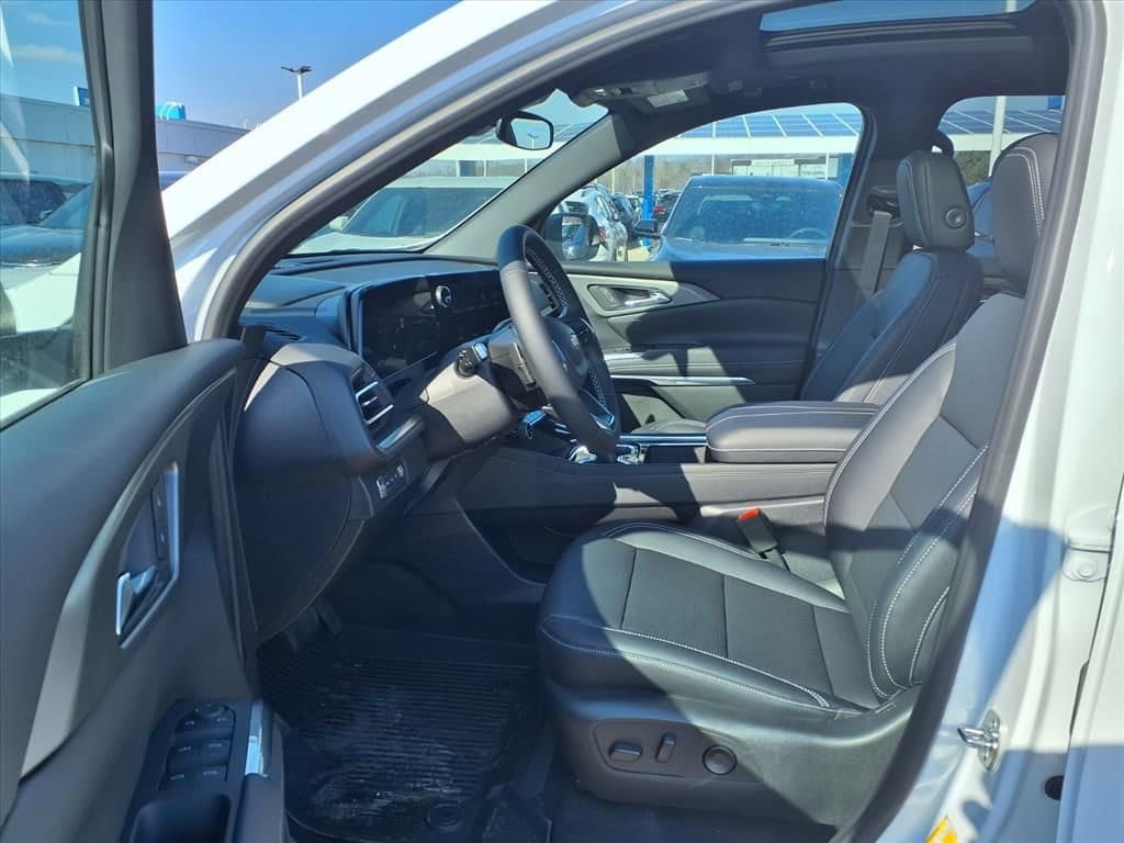 Thumbnail: 2026 Chevrolet Traverse - 15