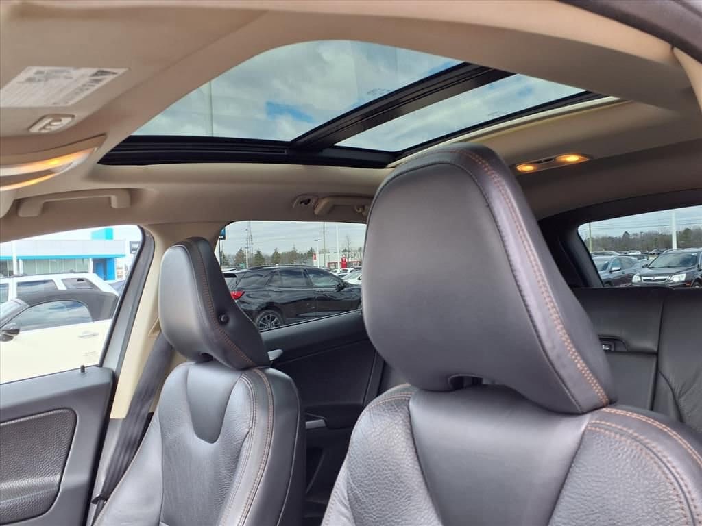 Thumbnail: 2010 Volvo XC60 - 19