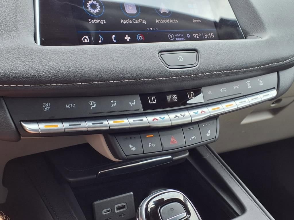 Thumbnail: 2023 Cadillac XT4 - 28