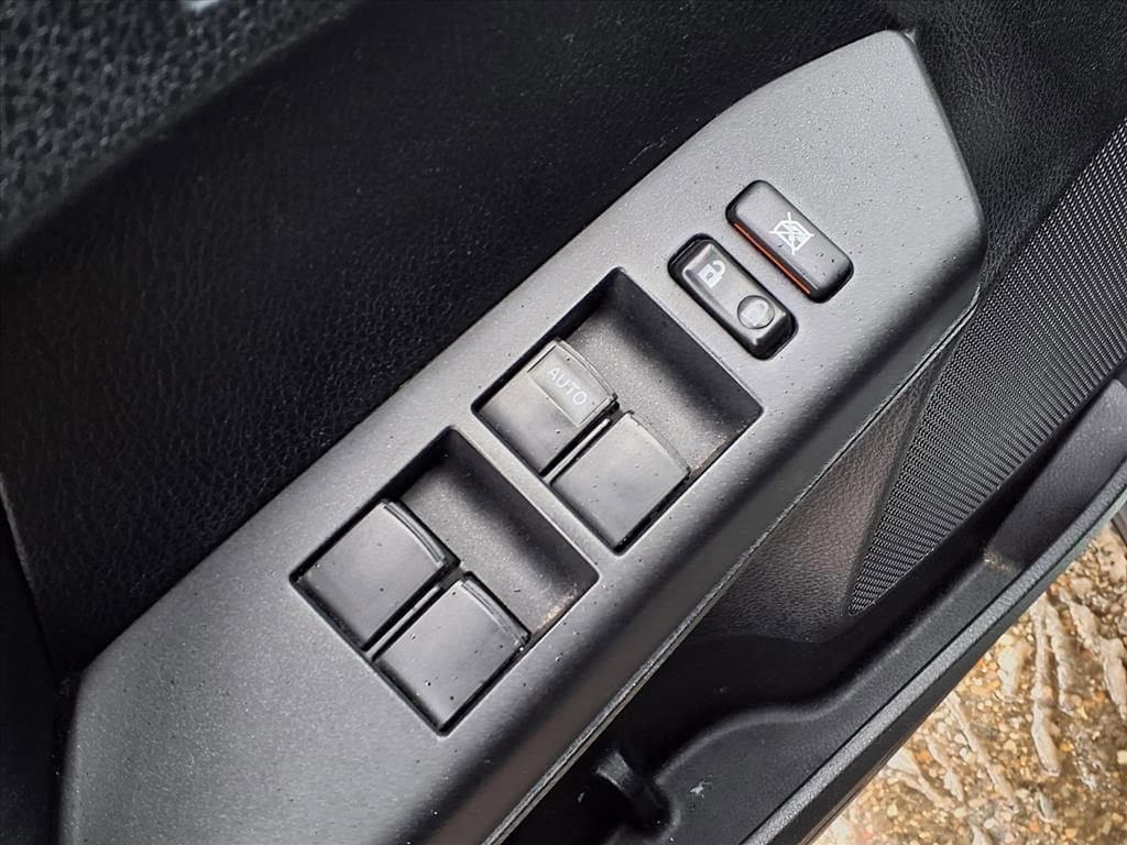 Thumbnail: 2016 Toyota RAV4 - 15