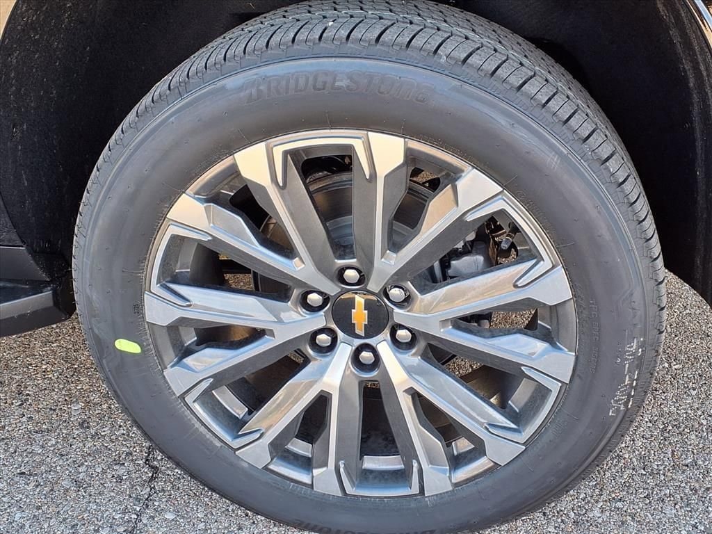 Thumbnail: 2026 Chevrolet Suburban - 7