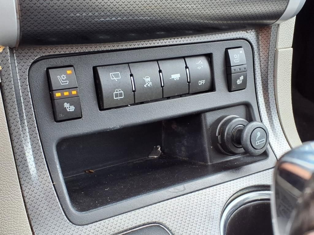 Thumbnail: 2010 Chevrolet Traverse - 22