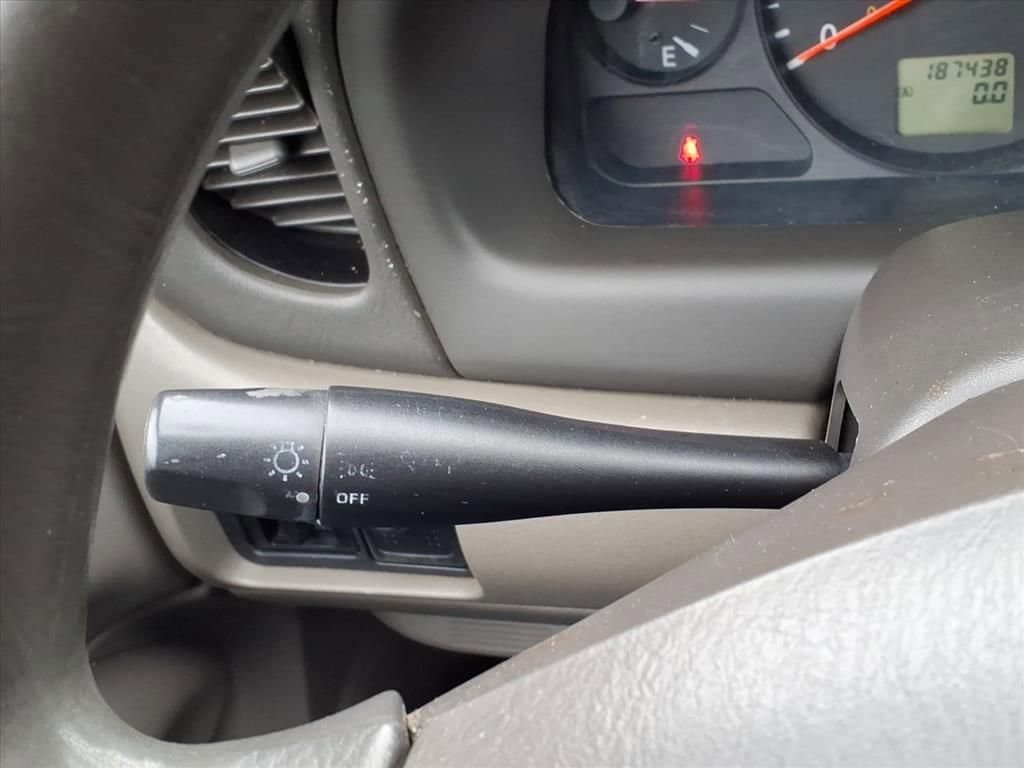 Thumbnail: 2005 Nissan Sentra - 18