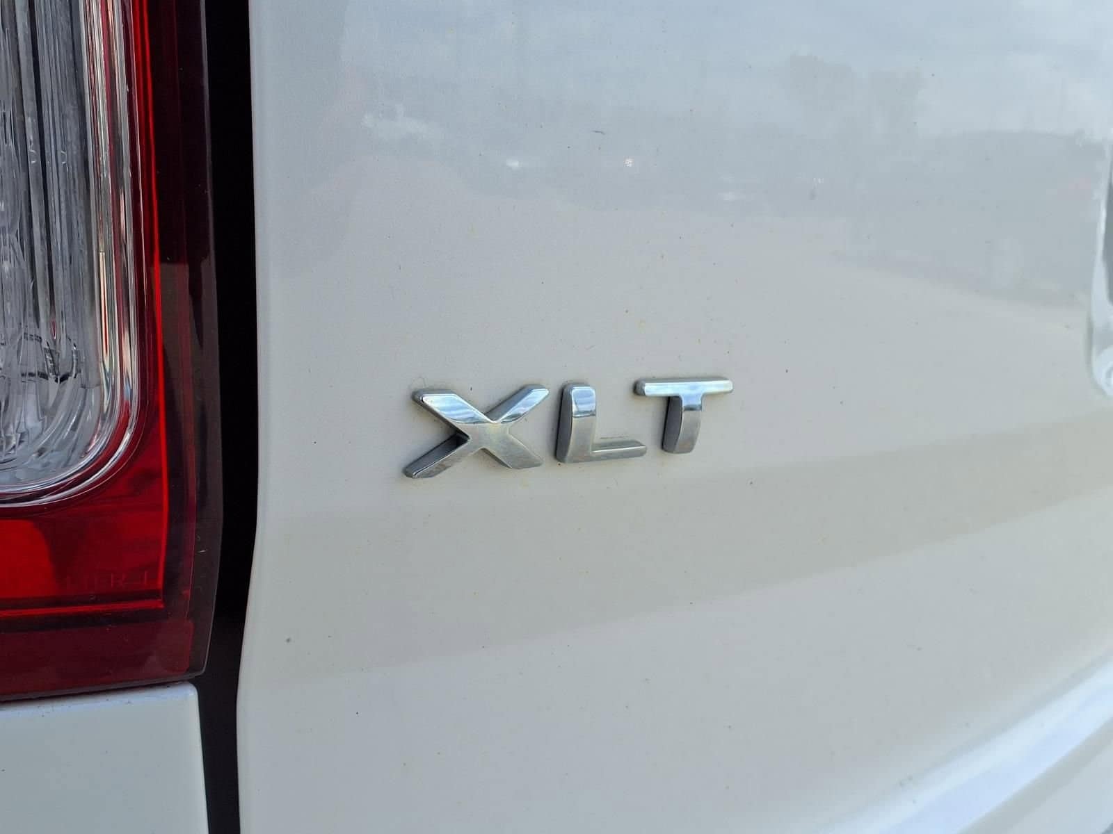 Thumbnail: 2013 Ford Explorer - 8