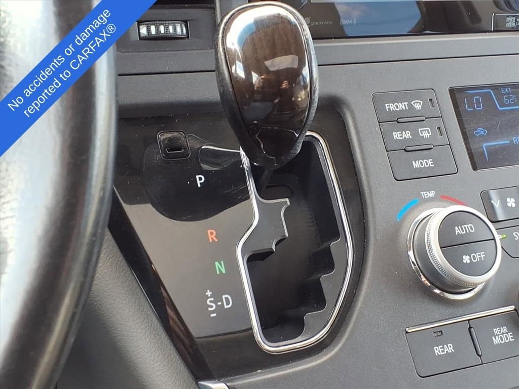 Thumbnail: 2016 Toyota Sienna - 22