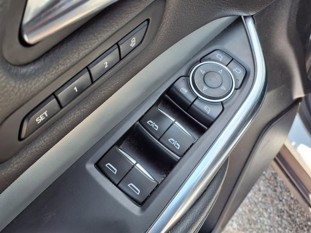 Thumbnail: 2020 Cadillac XT4 - 15
