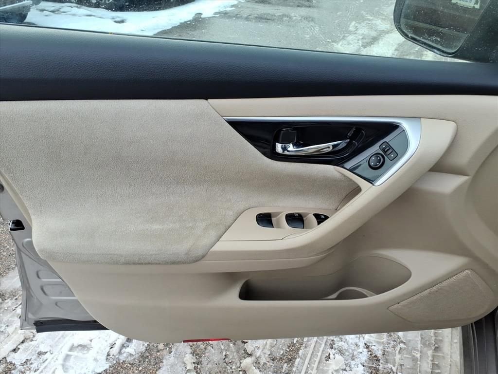 Thumbnail: 2013 Nissan Altima - 13