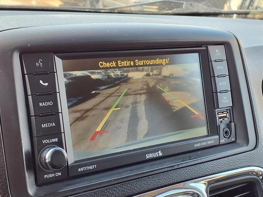 Thumbnail: 2016 Chrysler Town & Country - 22