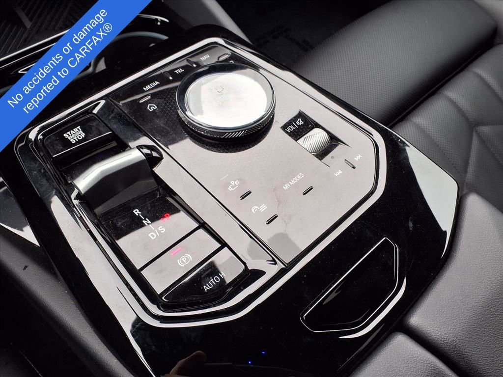 Thumbnail: 2025 BMW 5 Series - 25