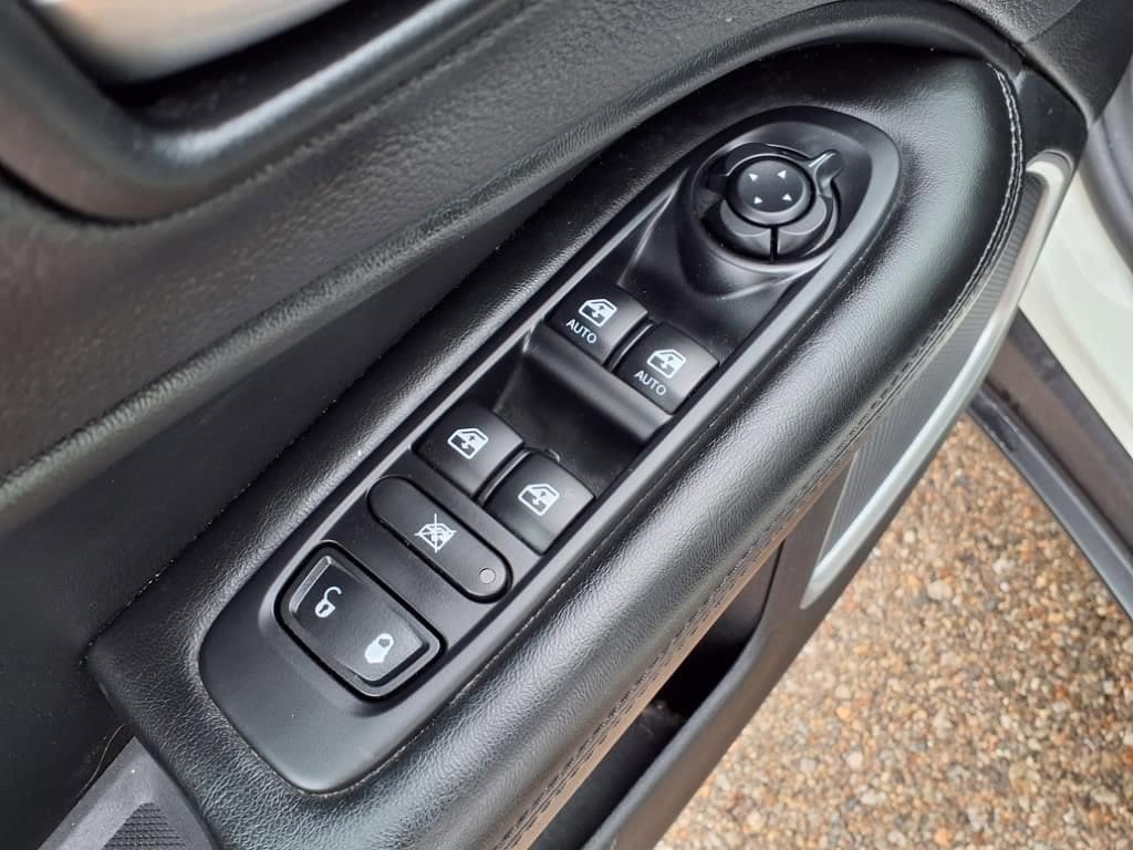 Thumbnail: 2018 Jeep Compass - 16