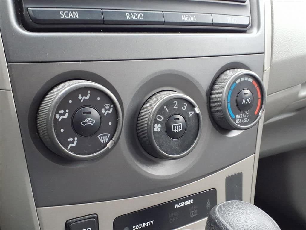 Thumbnail: 2012 Toyota Corolla - 24