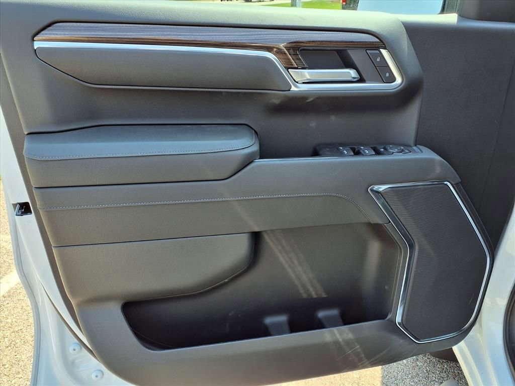 Thumbnail: 2026 Chevrolet Silverado 1500 - 11