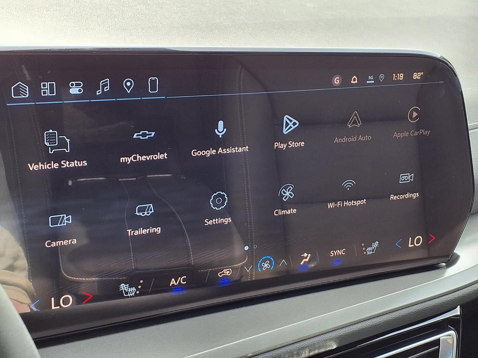 2027 Chevrolet Traverse LT - Photo 15