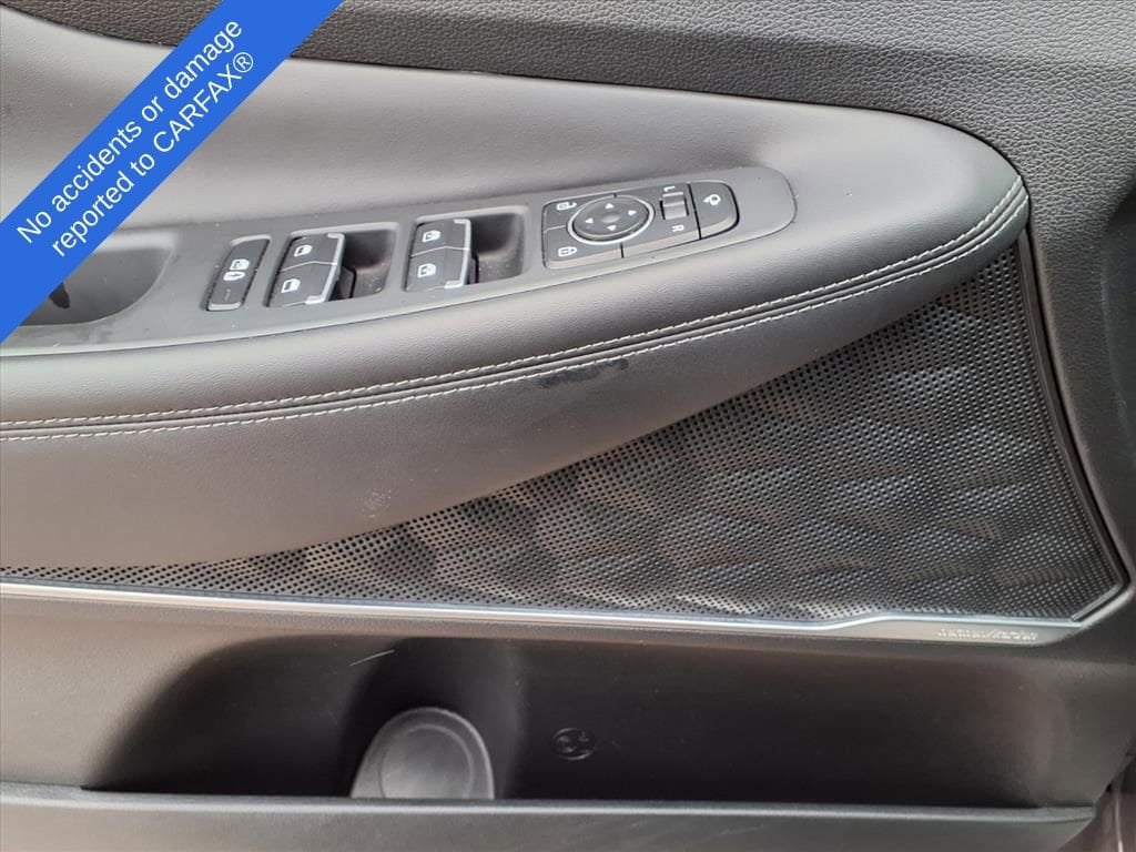 Thumbnail: 2022 Hyundai Santa Fe - 17