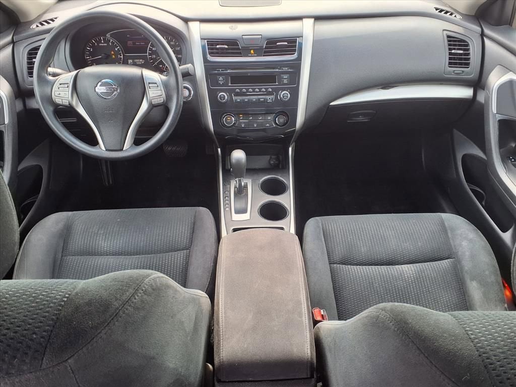 Thumbnail: 2015 Nissan Altima - 12