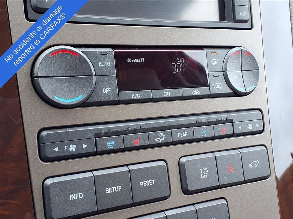 Thumbnail: 2014 Lincoln Navigator - 25