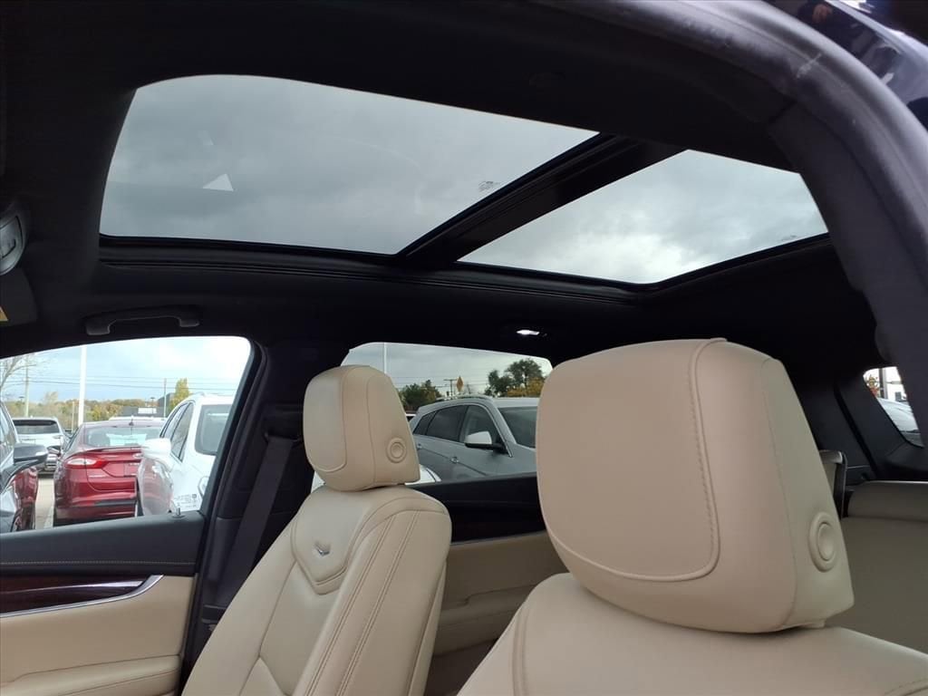 Thumbnail: 2017 Cadillac XT5 - 18