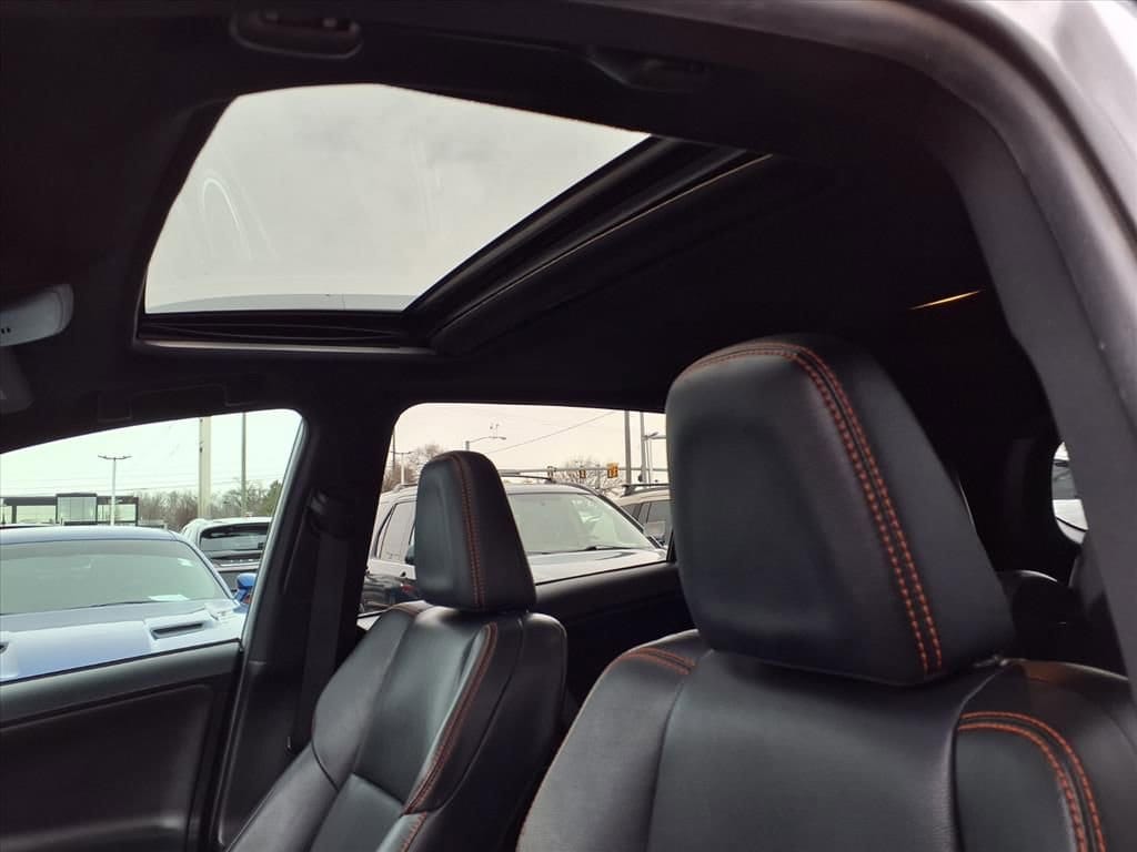 Thumbnail: 2016 Toyota RAV4 - 18