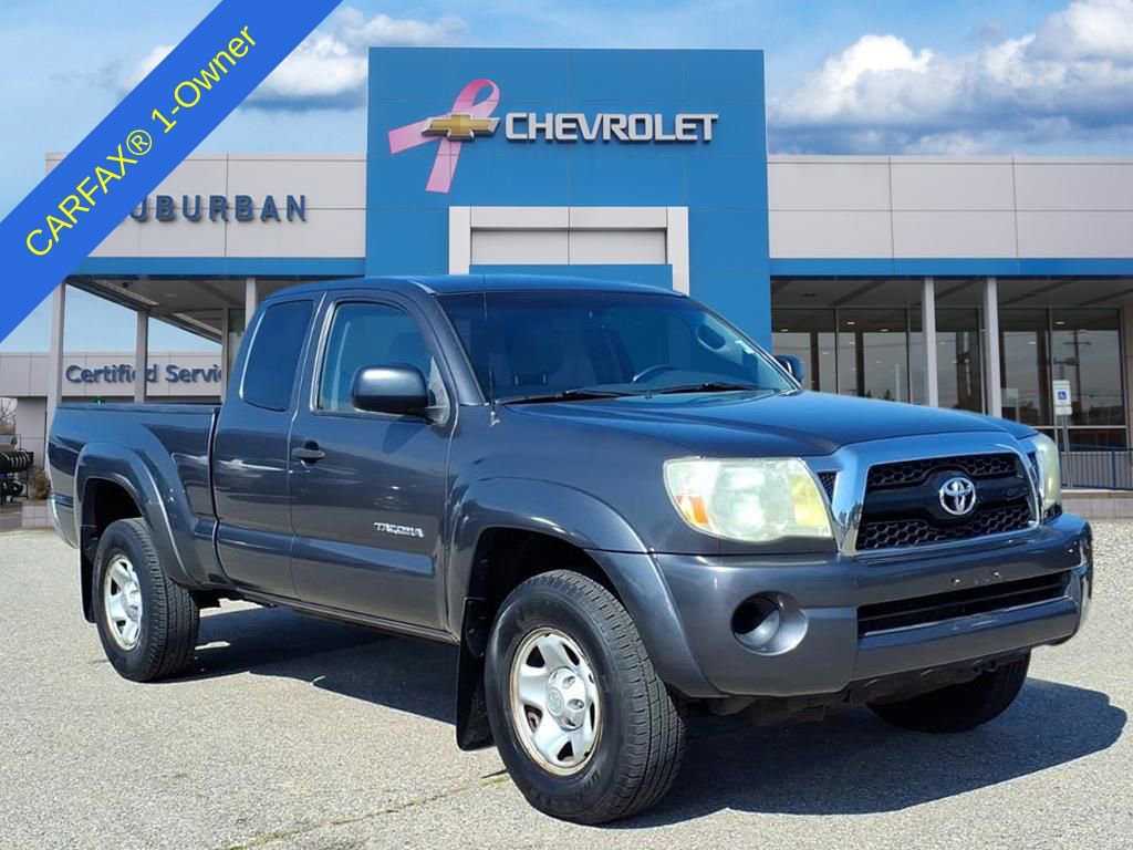 2011 Toyota Tacoma photo 3