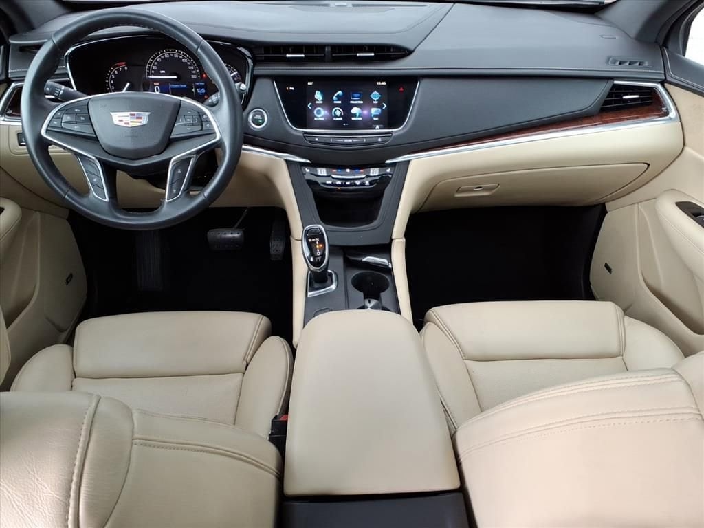 Thumbnail: 2017 Cadillac XT5 - 12