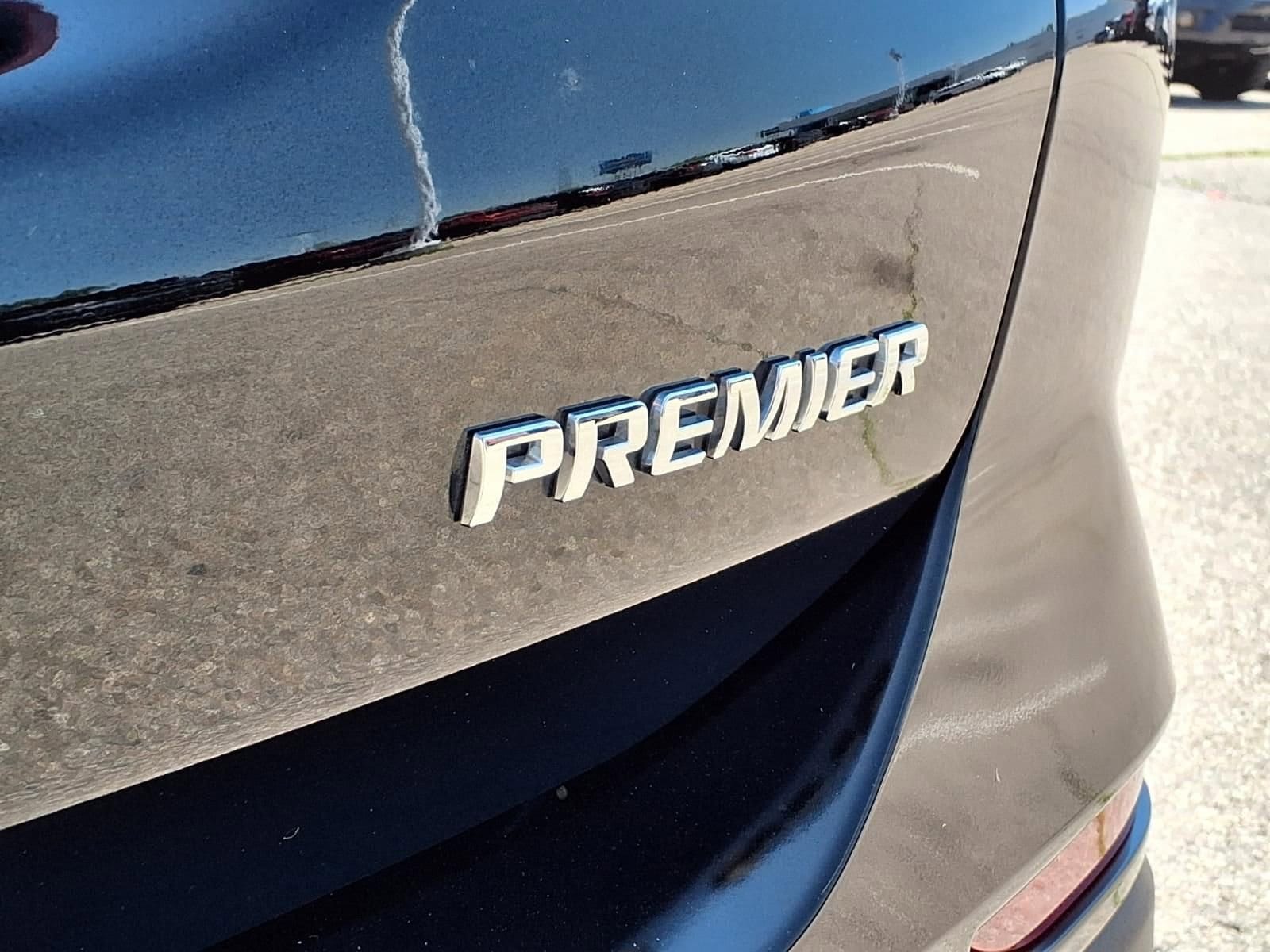 Thumbnail: 2022 Chevrolet Equinox - 10