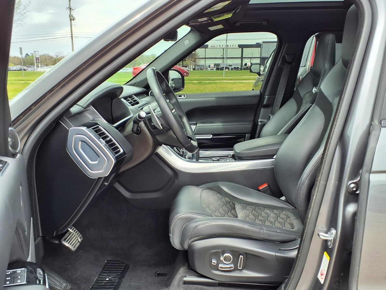 Thumbnail: 2019 Land Rover Range Rover Sport - 16