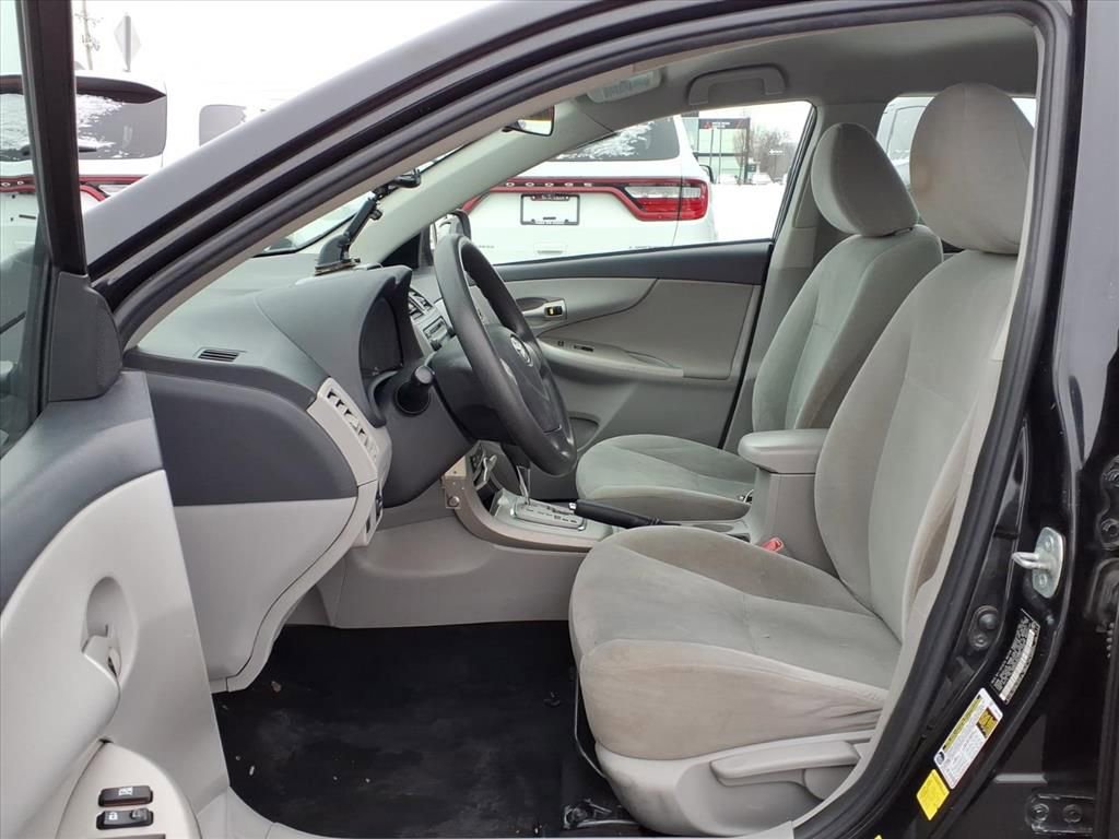 Thumbnail: 2012 Toyota Corolla - 16